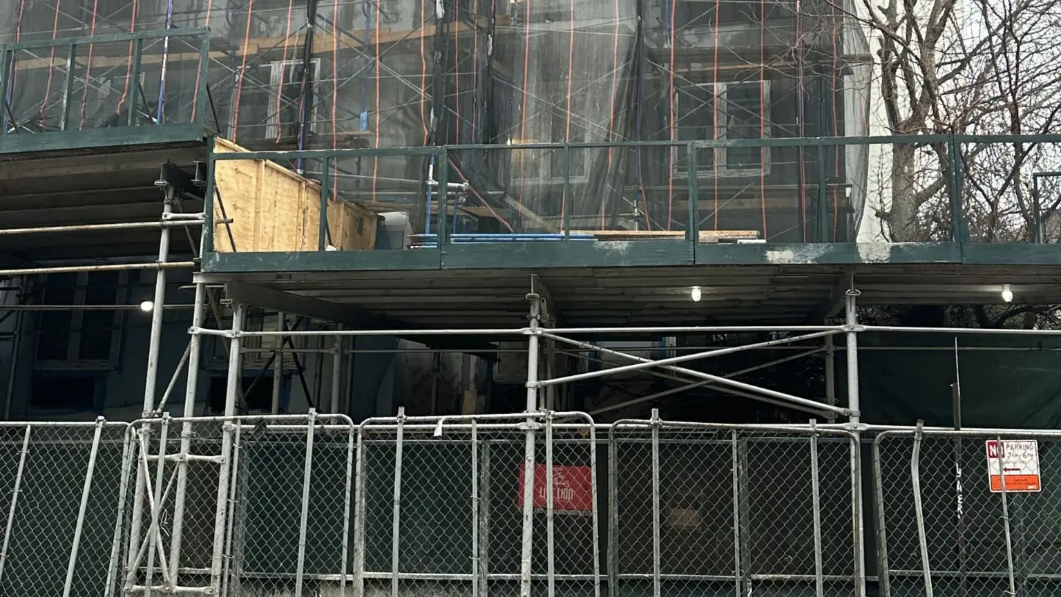 sidewalk shed and scaffolding 1